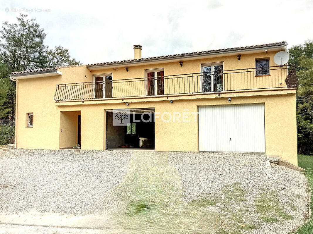 Maison à SAINT-LAURENT-DE-CERDANS