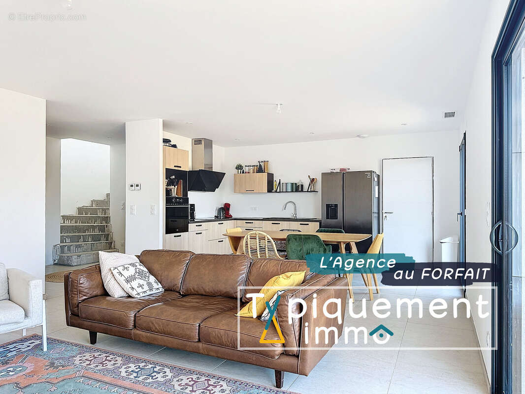 Maison à SAINT-CLAR-DE-RIVIERE