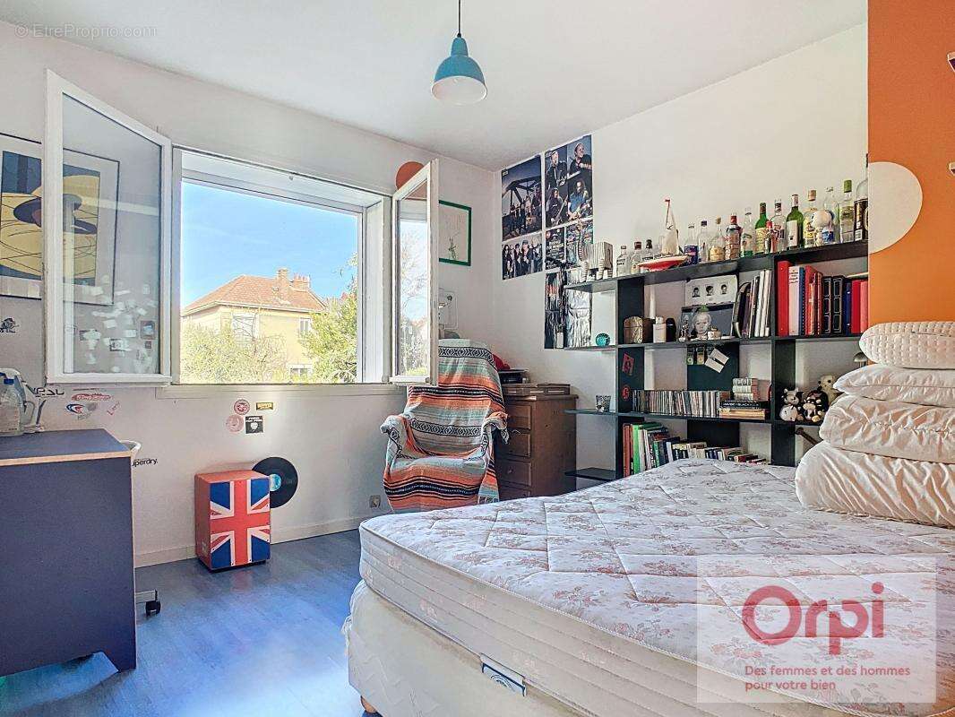 Maison à ISSY-LES-MOULINEAUX