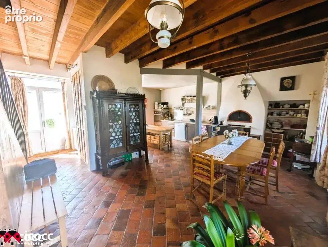 Maison 7 pièces 252 m² à vendre à Chateau-Guibert (85320) - photo 5