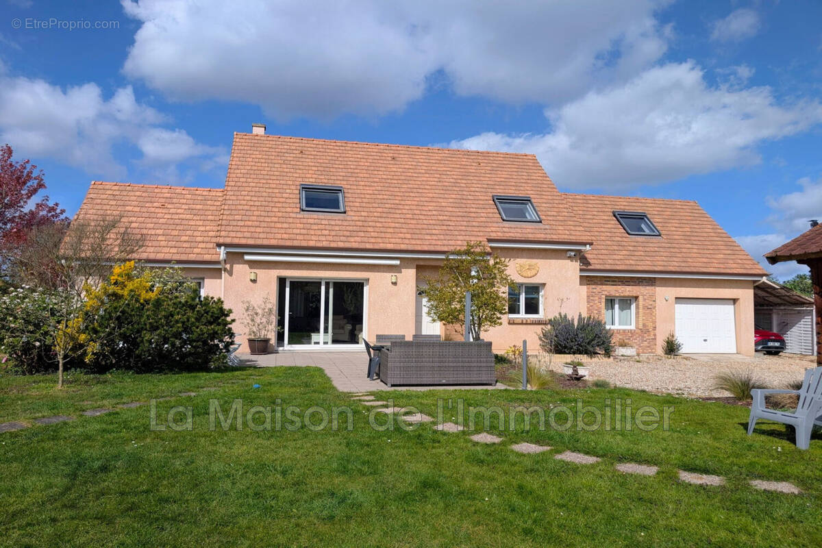 Maison à CRIQUEBEUF-SUR-SEINE