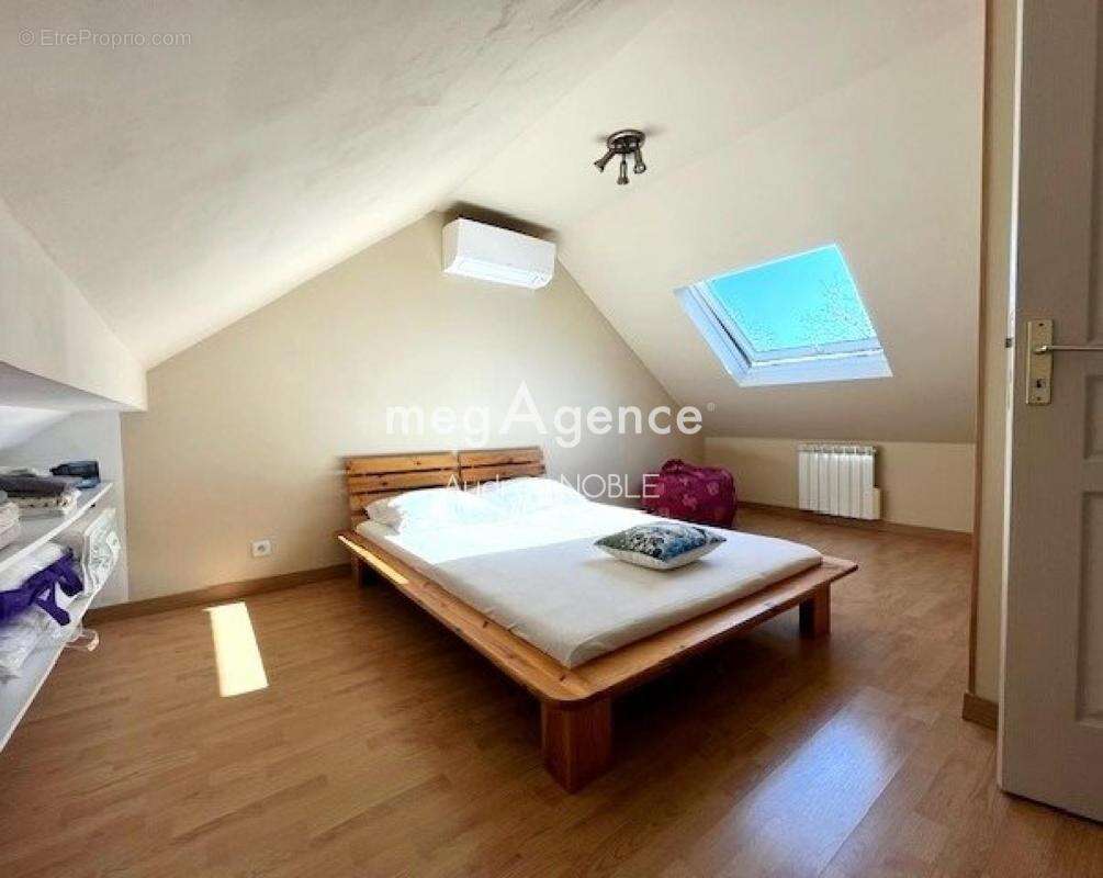 Maison à SOULAIRE-ET-BOURG