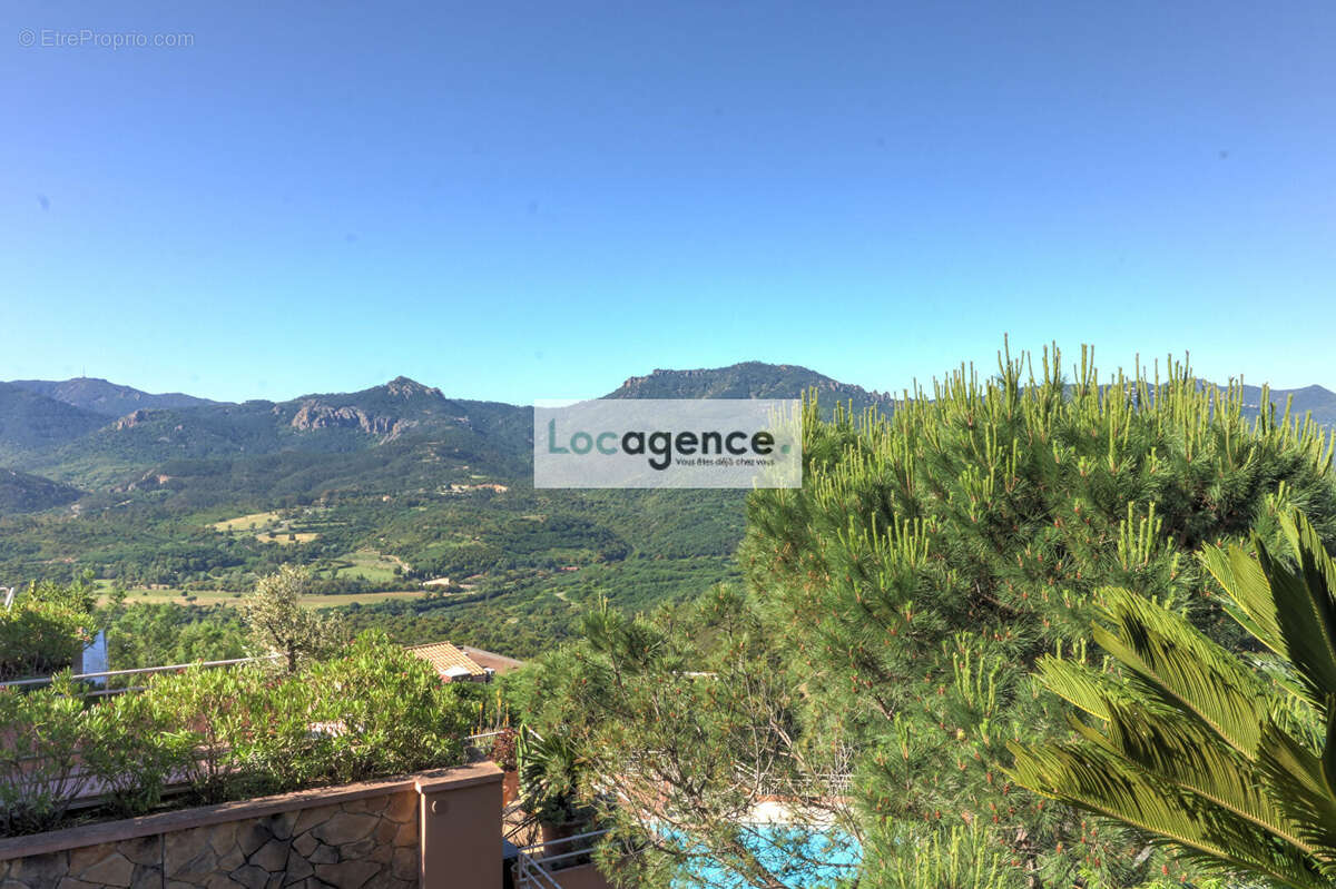 Appartement à MANDELIEU-LA-NAPOULE