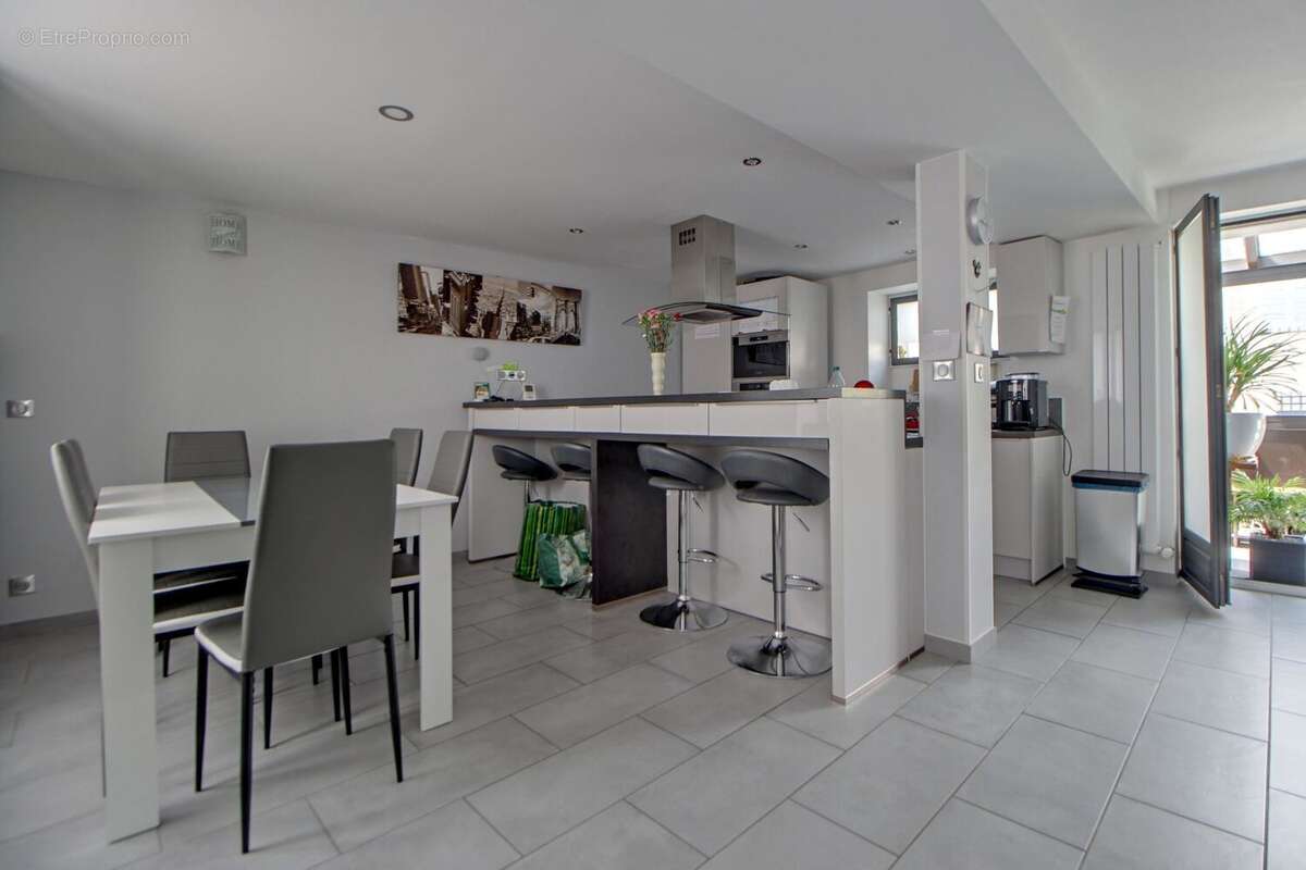 Maison à VERNEUIL-SUR-SEINE