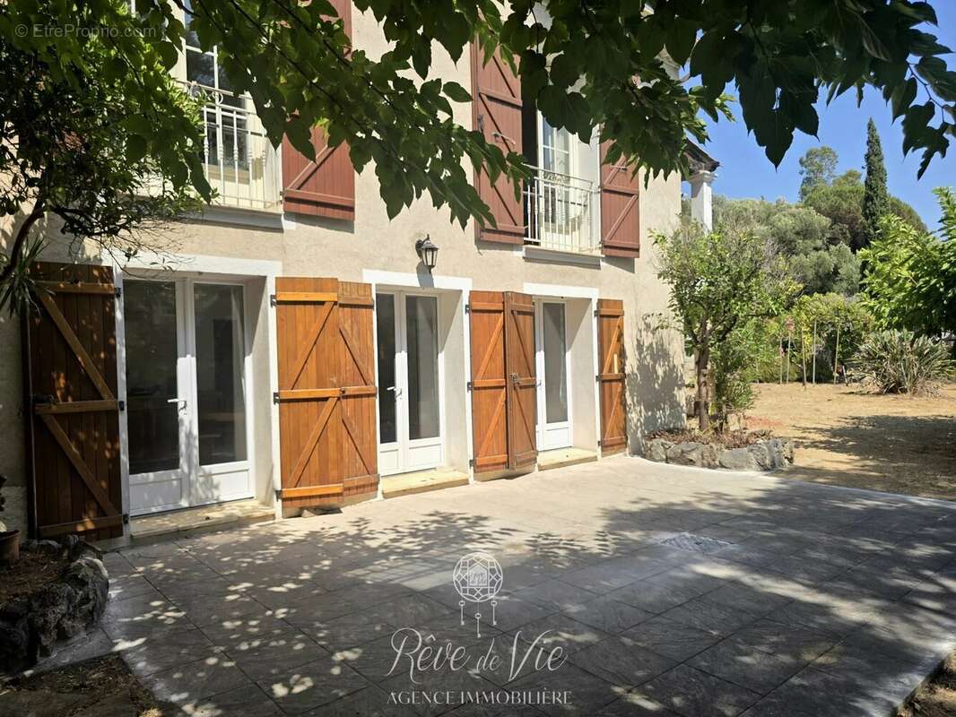 Maison à rénover le lavandou centre-ville proche plages - photo 3