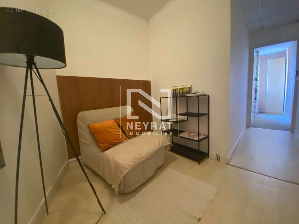 Commerce à PARAY-LE-MONIAL