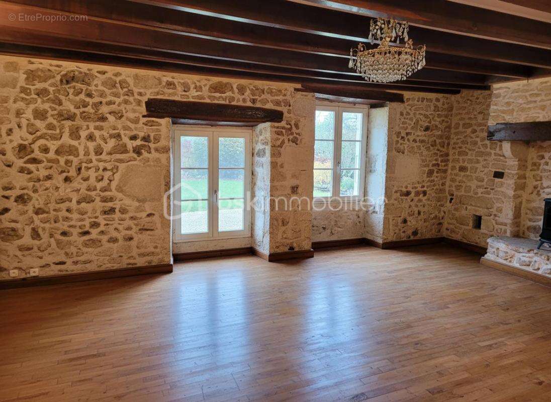 Maison à PAMPROUX