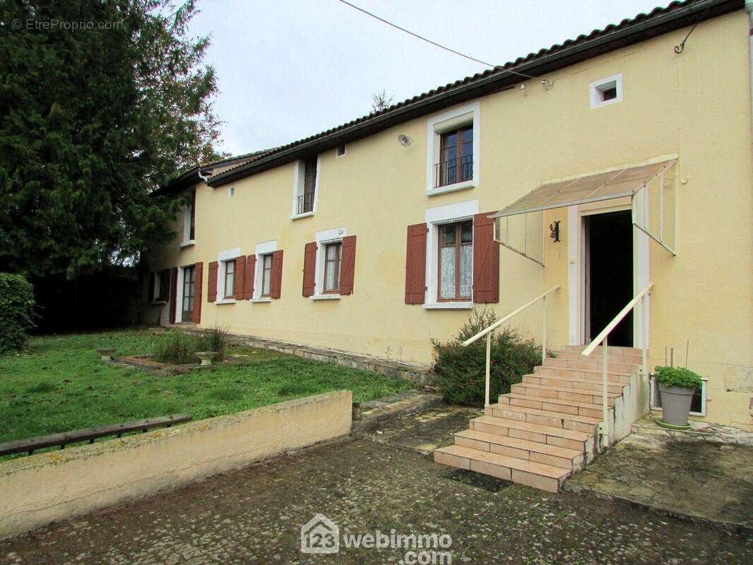 Maison 160 m² à Razines  - photo 12