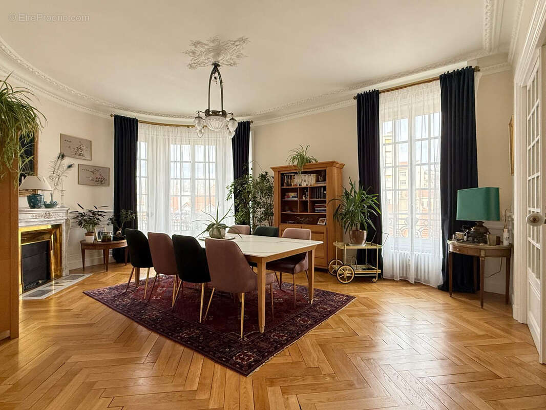 Appartement à SAINT-ETIENNE