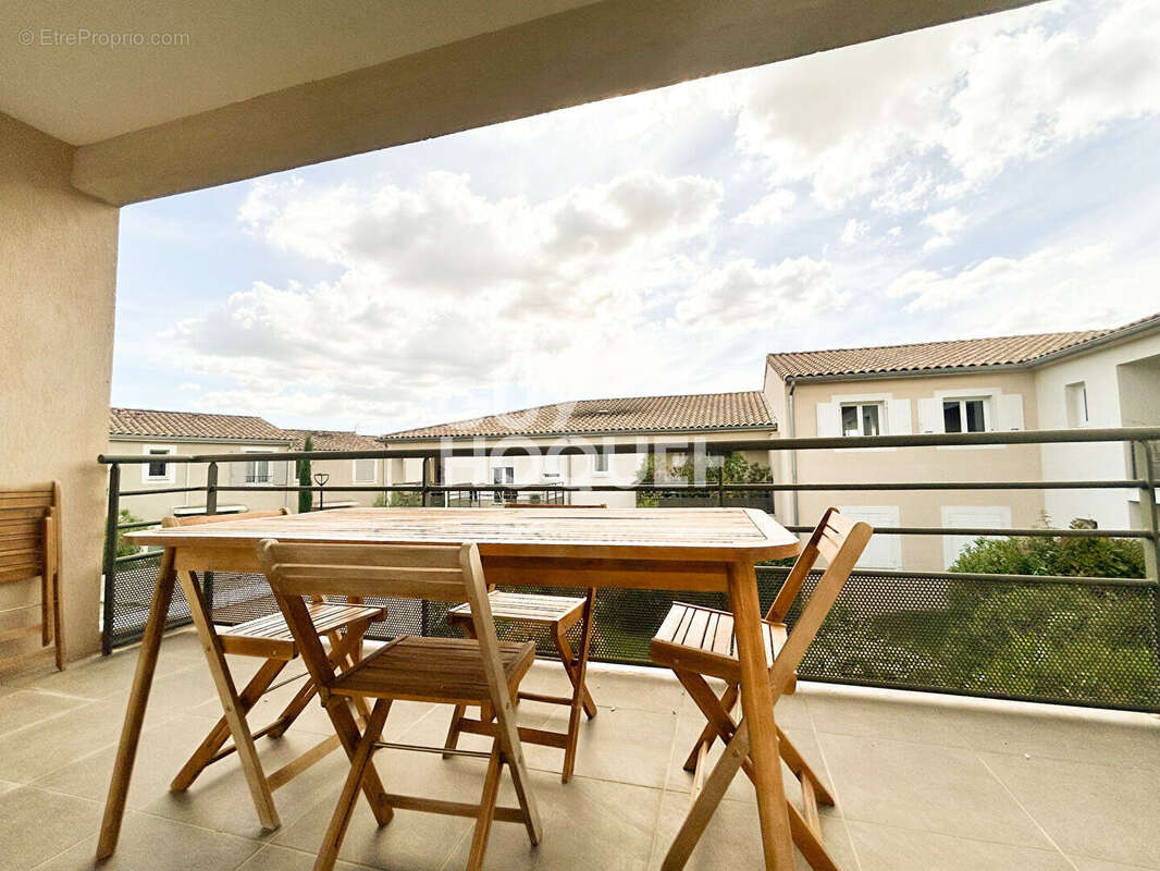 Appartement à LAGNES