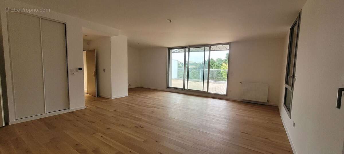 APPARTEMENT T4 + Grande Terrasse à Saint Martin du Touch - photo 3