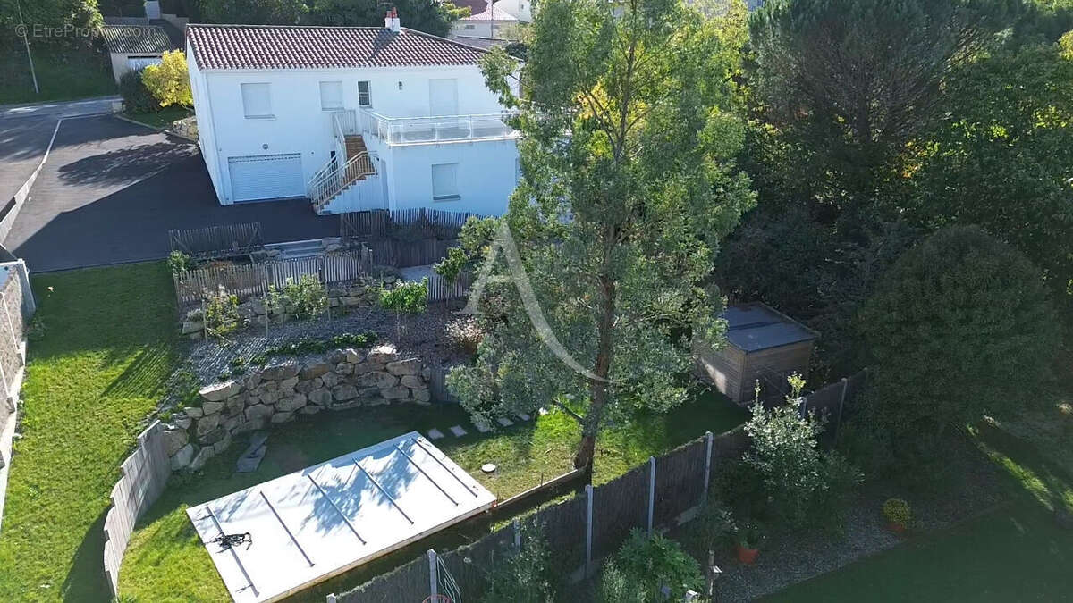 Maison à LE POIRE-SUR-VIE