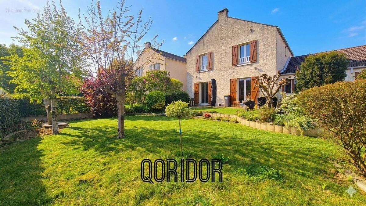 Maison à JOUY-LE-MOUTIER