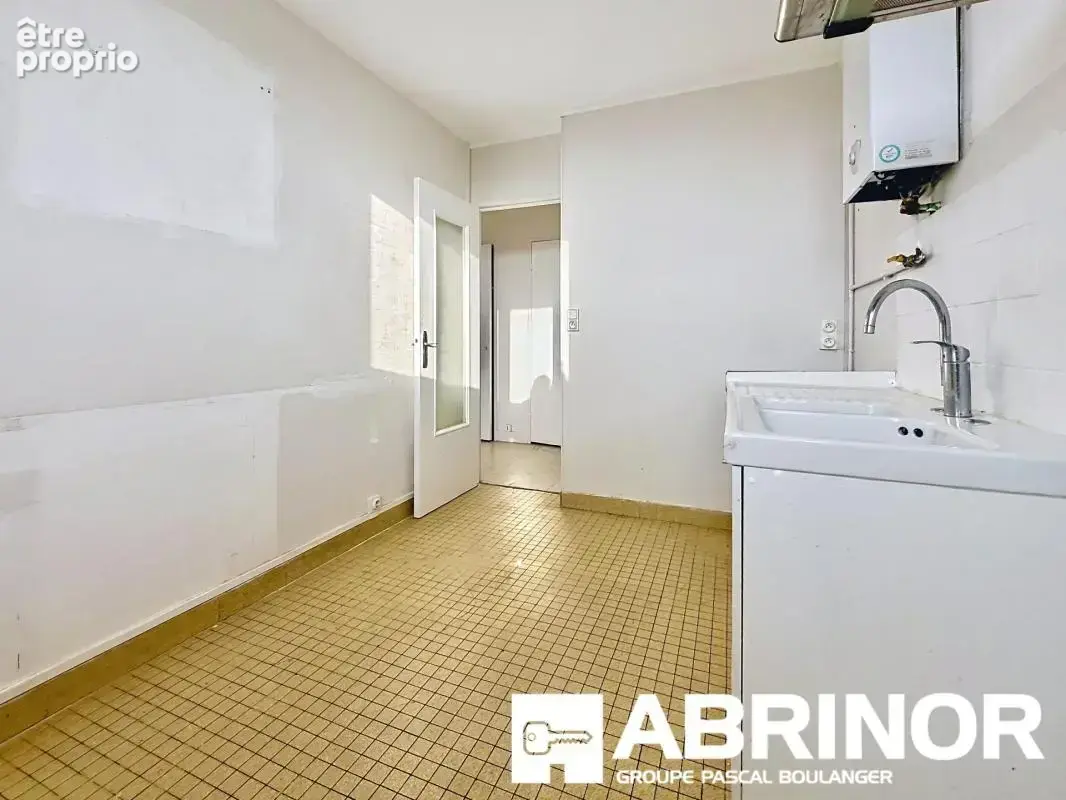 Appartement de 45 m²  - Vue Dégage À Deux Pas des Facultés et des Commodités - Amiens Nord - photo 5