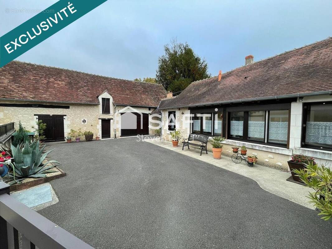 Photo 1 - Maison à SAINT-GENOU