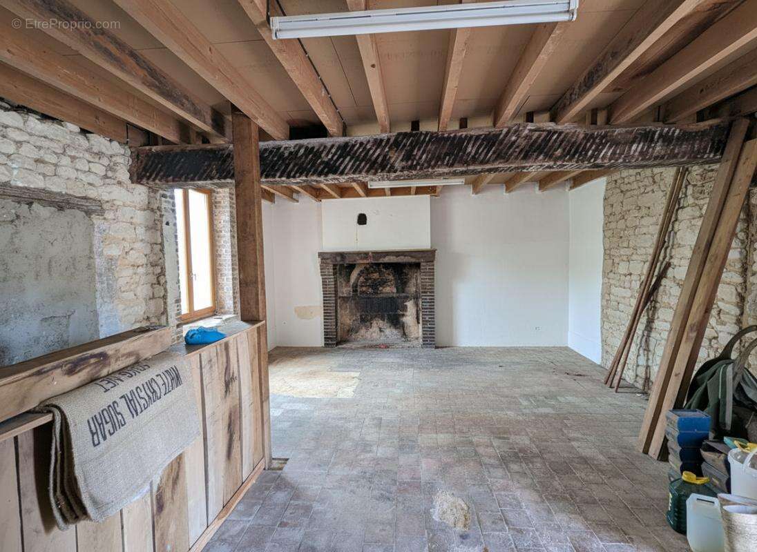 28240-Longère à rénover d'environ 250m2 avec maison indépendante de 50m2 - photo 8