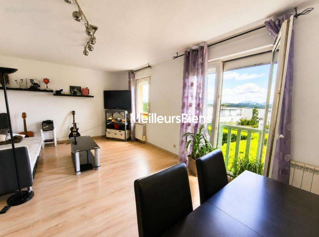 Appartement à THOIRY
