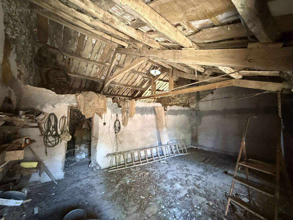 Maison à JOUQUEVIEL