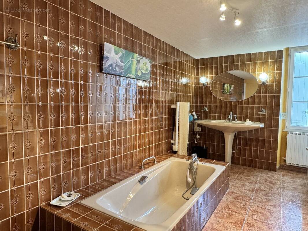 Maison à MOUTHIERS-SUR-BOEME