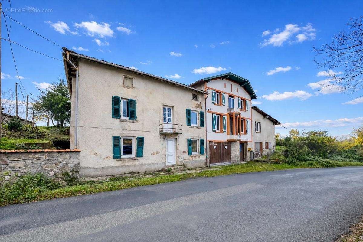 Maison à VOLLORE-VILLE
