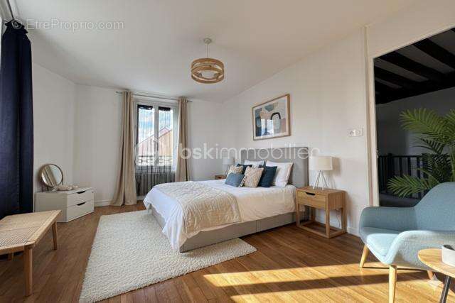 Maison à OLLAINVILLE