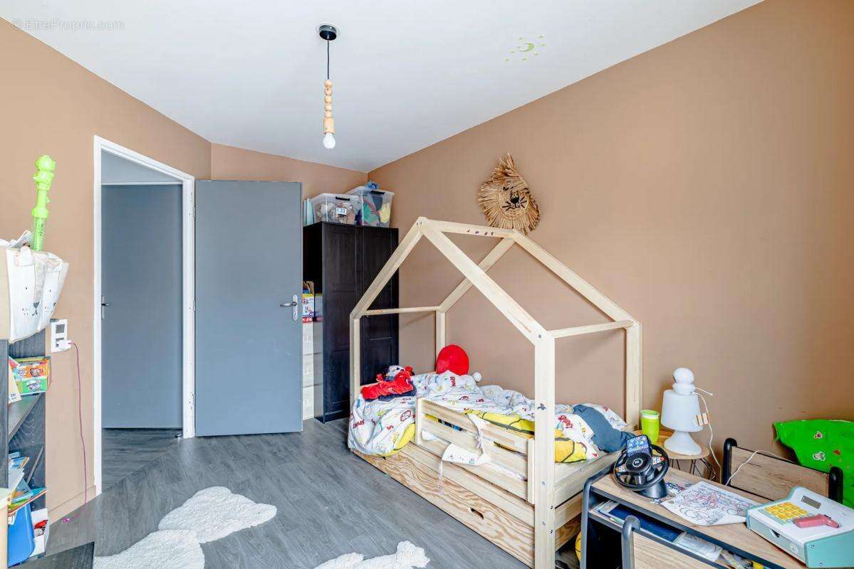 Appartement à CHENNEVIERES-SUR-MARNE