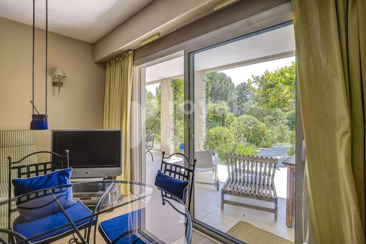 Appartement à MOUGINS