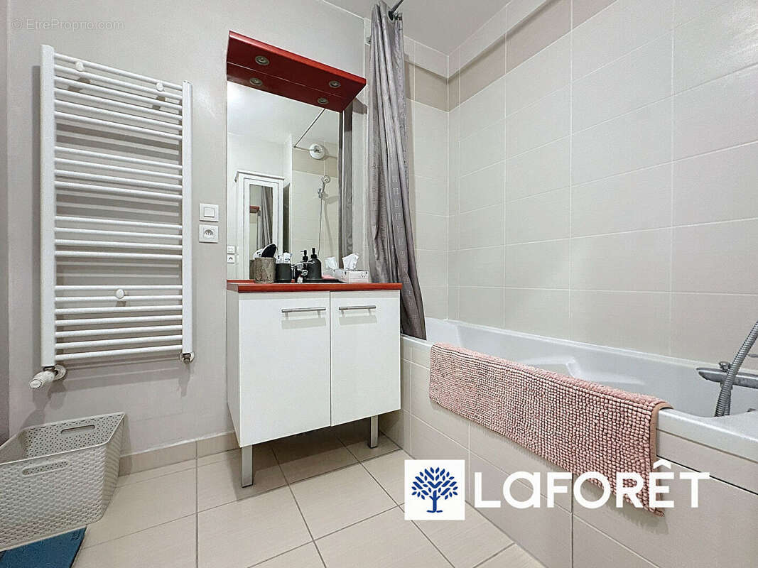 Appartement à L&#039;ISLE-D&#039;ABEAU