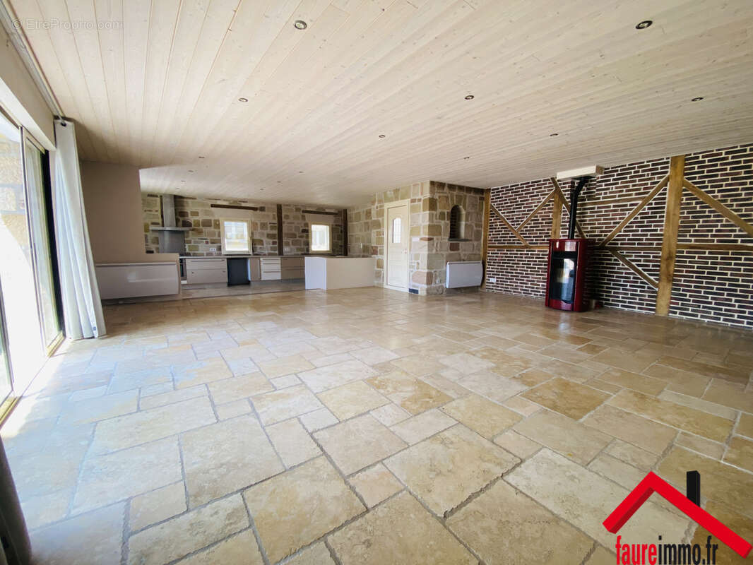 Maison à SAINTE-FEREOLE