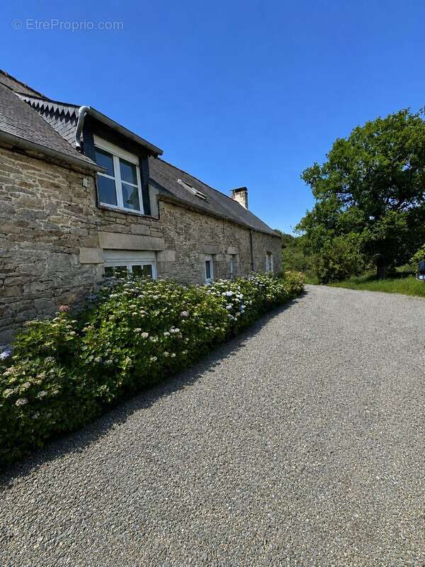 Maison 114 m² à Loguivy-Plougras  - photo 2