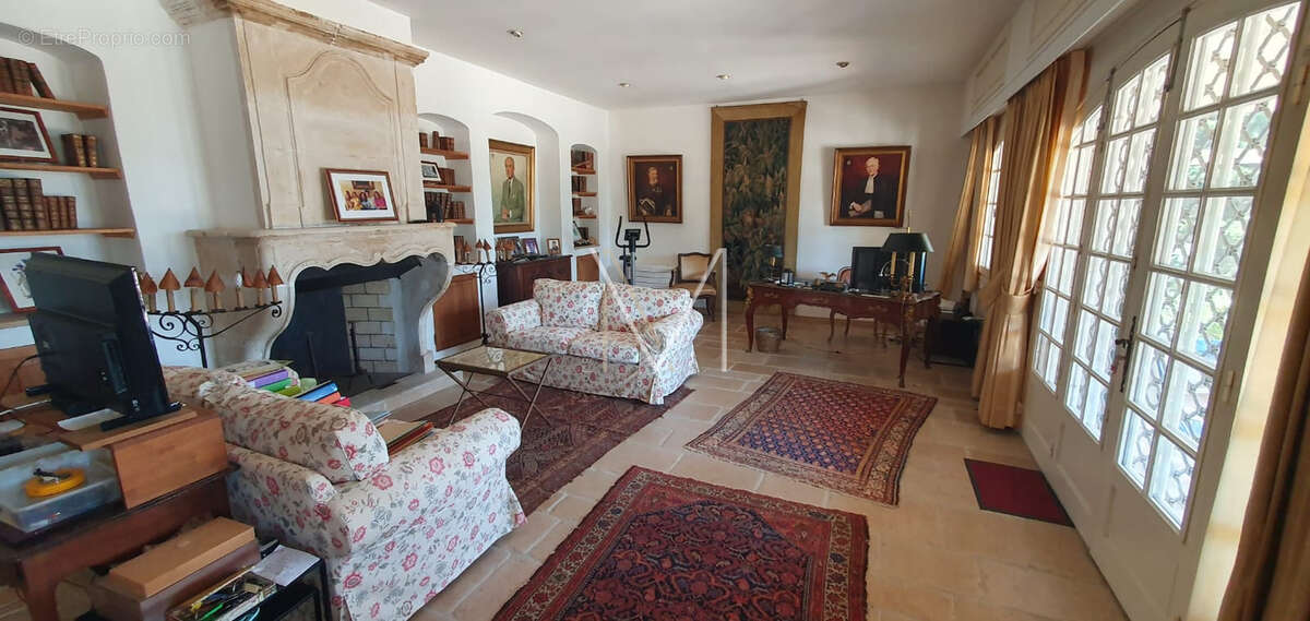 Maison à PLAN-DE-LA-TOUR