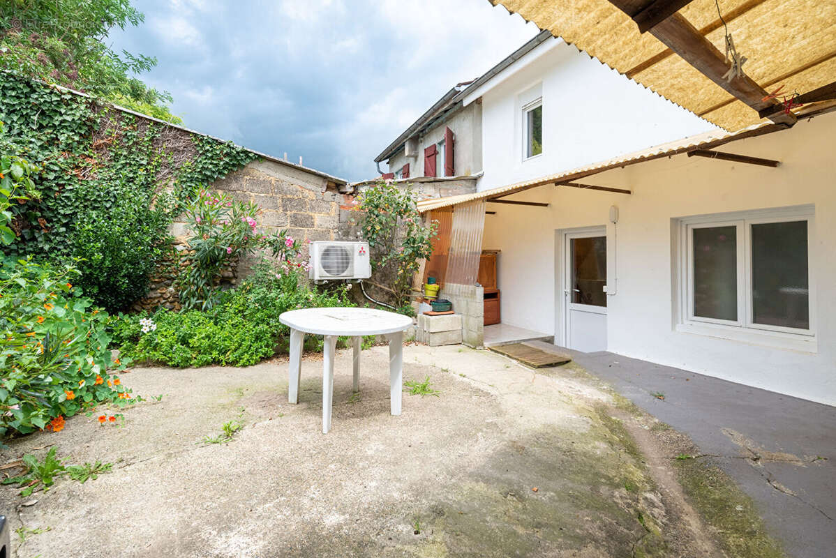 Maison à HAGETMAU