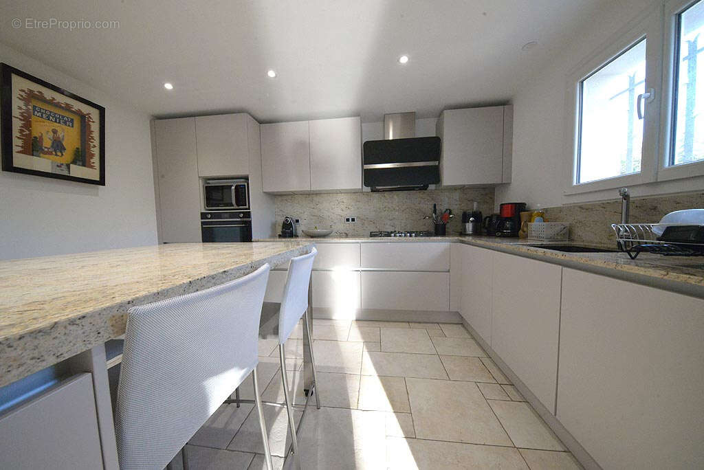 Maison à PUGET-SUR-ARGENS