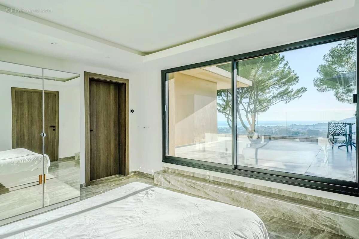 Maison à MOUGINS