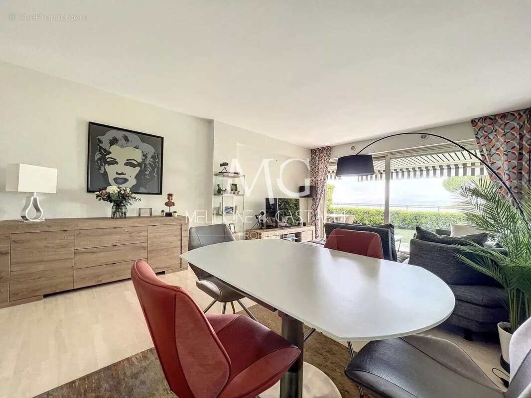Appartement à LE CANNET