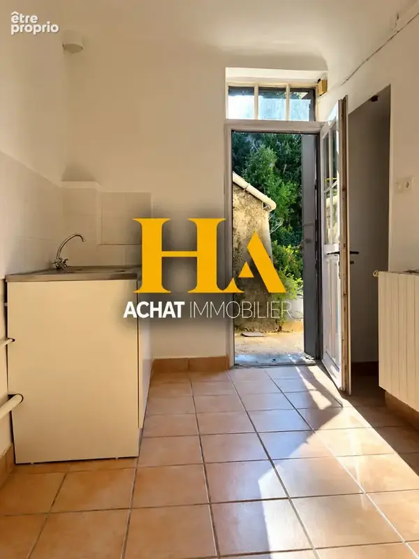 A VENDRE - LAROQUE (34190) - Maison de ville en 1er ligne de rivière - 5 pièces, 113 m², terrain 2 400 m². - photo 7