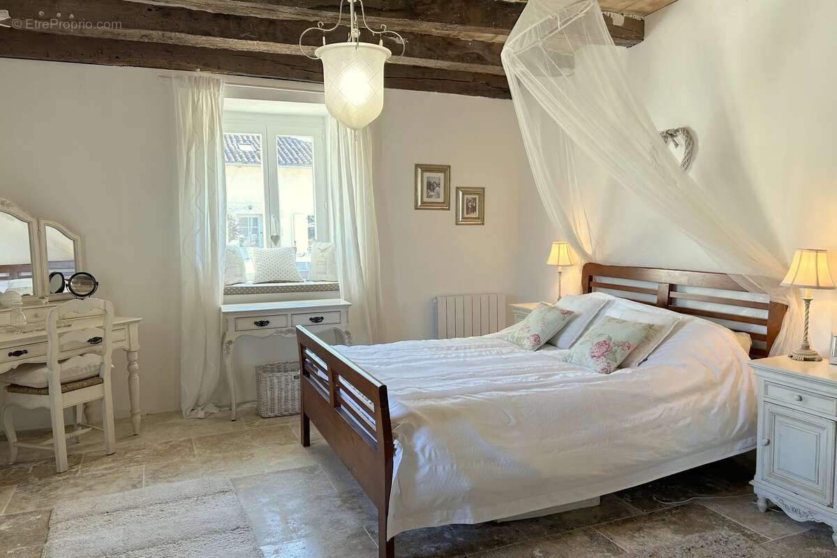 Maison à AUBETERRE-SUR-DRONNE