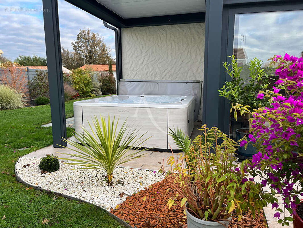 Maison à COMMEQUIERS