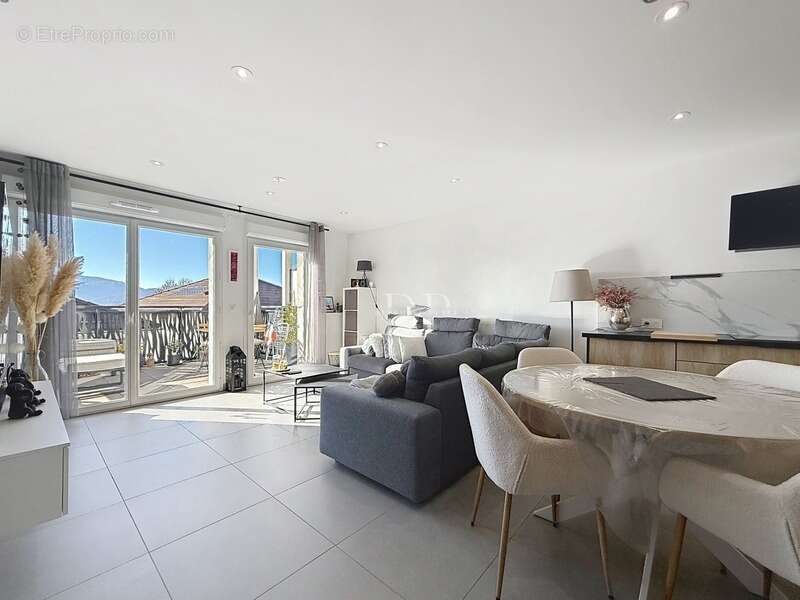 Appartement à CRANVES-SALES