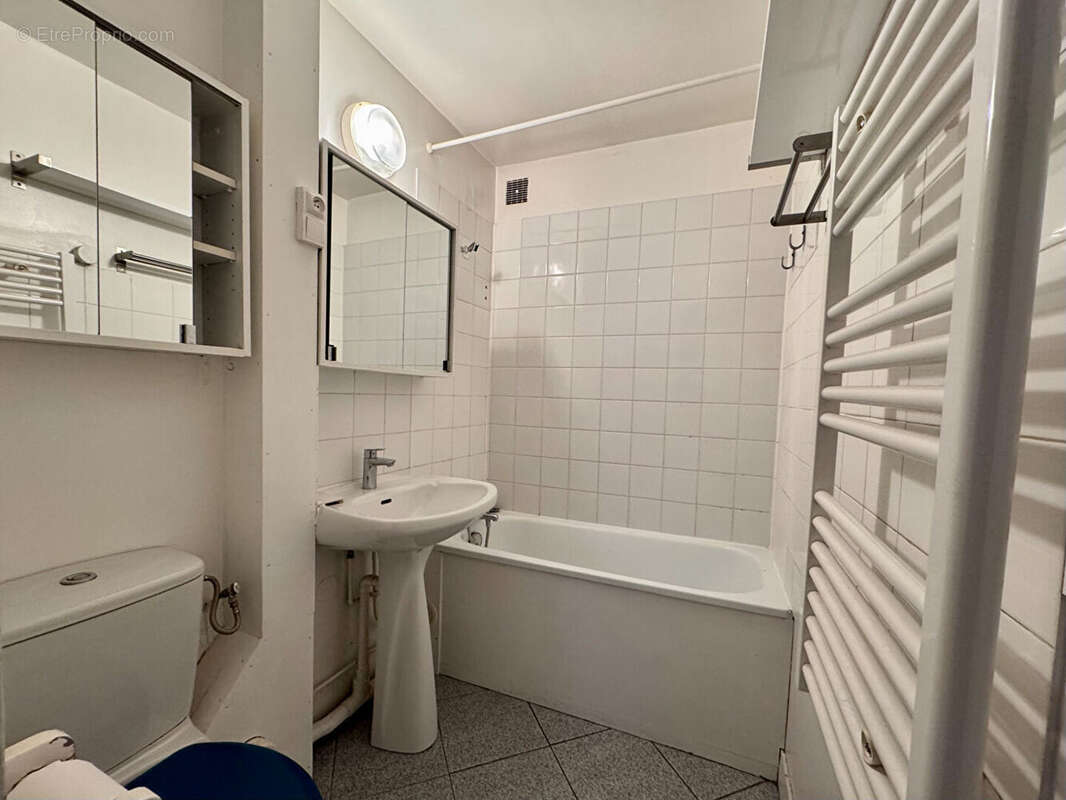 Appartement à PARIS-19E