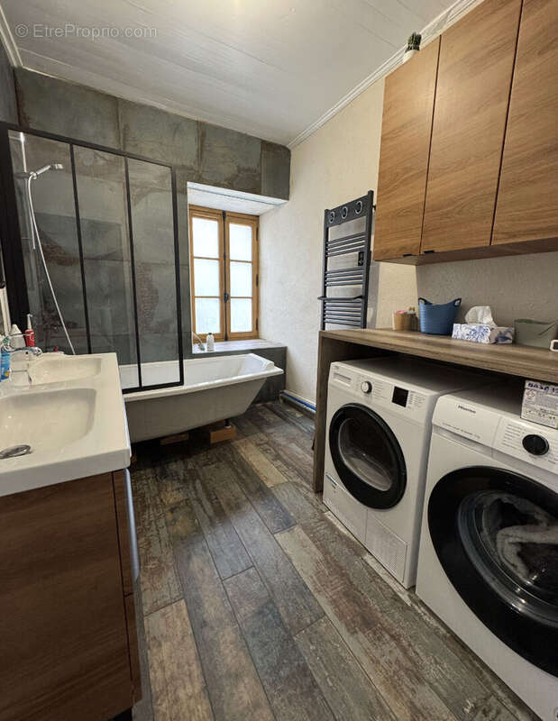 Maison à BEAULIEU-SOUS-LA-ROCHE