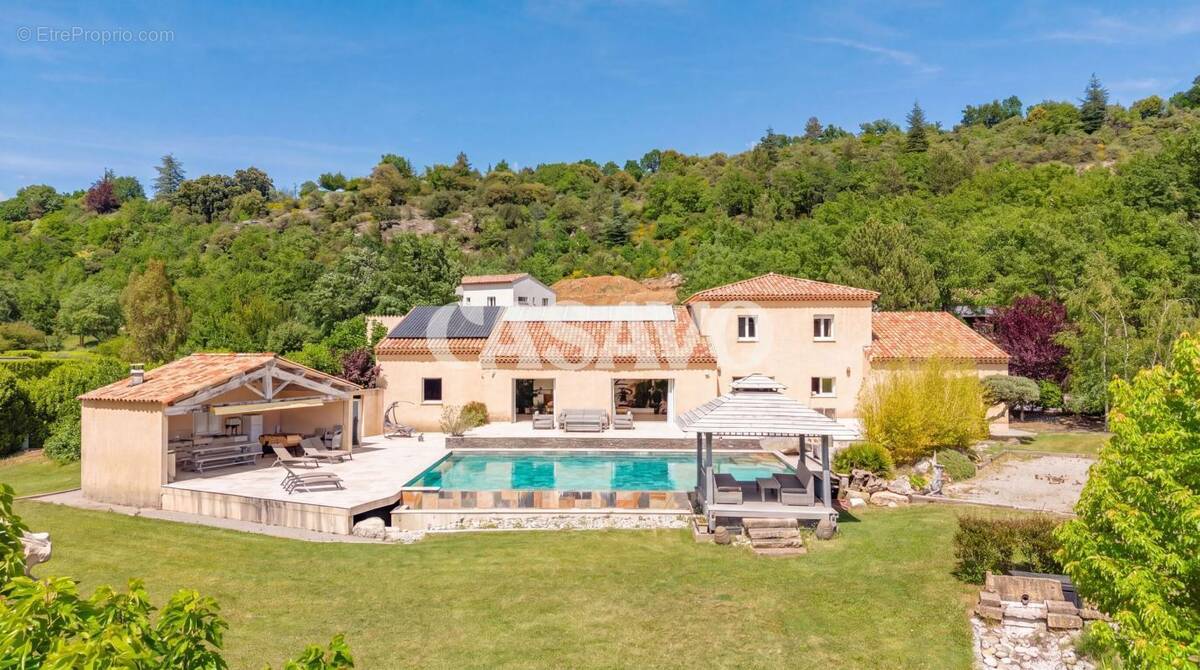 Maison à ENTREPIERRES