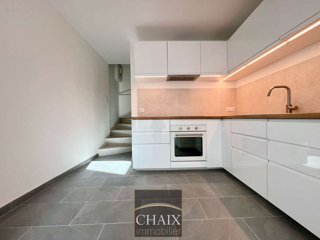 13009 MARSEILLE - Maison + studio bien rare - photo 5