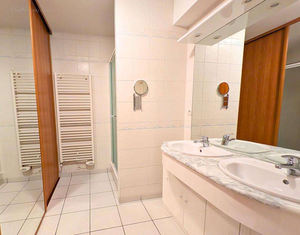 Appartement à SAINTE-LUCE-SUR-LOIRE