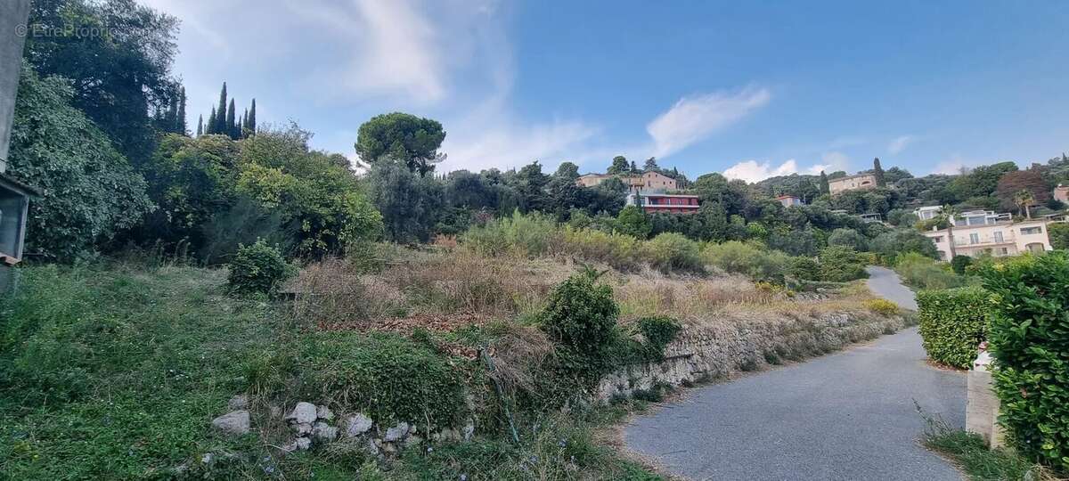 Terrain à NICE