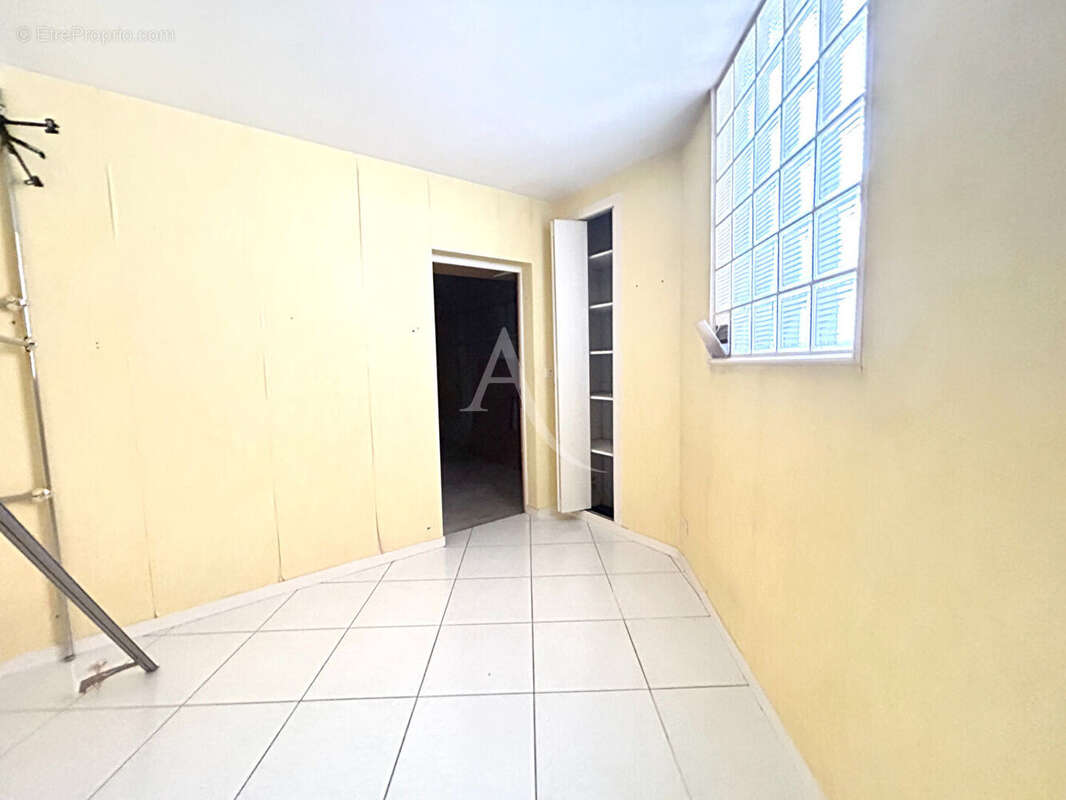Local commercial Craon - photo 5