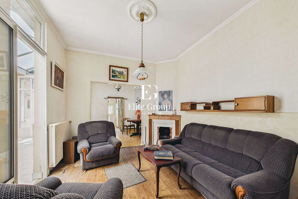 A Vendre Maison à Rénover - Rochefort - 6 Pièces - 146 m² - photo 6