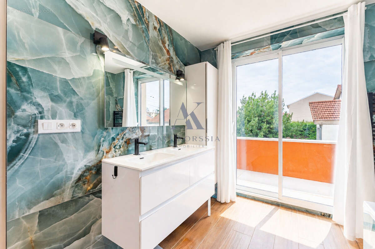 Villeurbanne   Maison 1950 rénovée avec 4 chambres et sous-sol - photo 6