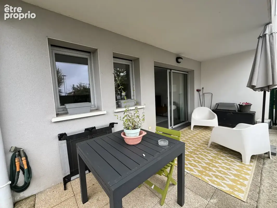 T3 en résidence récente avec terrasse et stationnement - photo 6