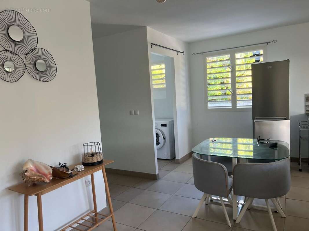 Appartement 75 m² à Le Lamentin  - photo 9